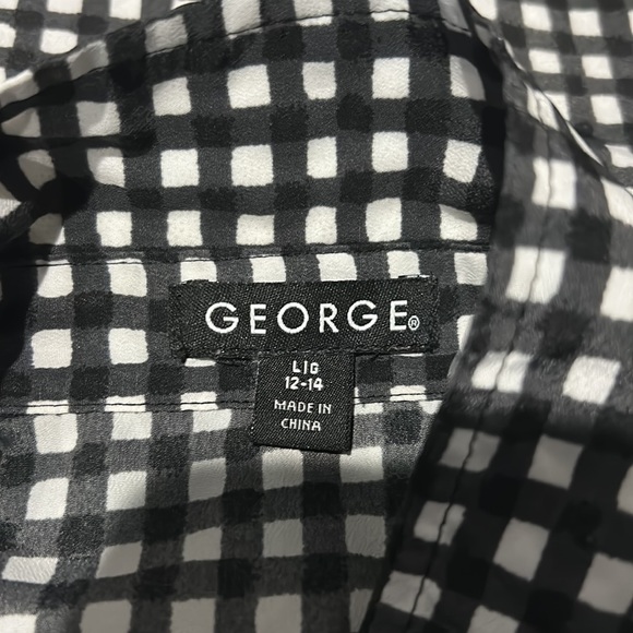 George - Picture 4 of 5